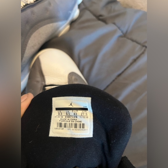 Jordan Shoes - Picture 4 of 7